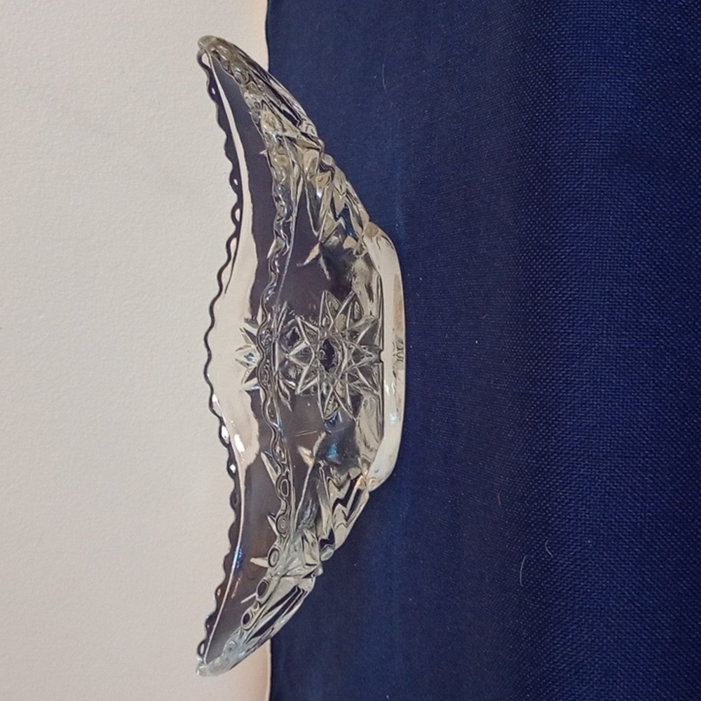 ANCHOR HOCKING EARLY AMERICAN GONDOLA DISH, MADE AT THAT TIME FOR ASPARAGUS